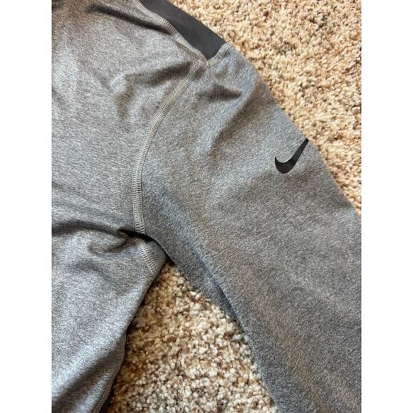 NIKE PRO Gray Dri-fit 1/4 zip pullover lightweight jacket, size Women's XL - Picture 10 of 11